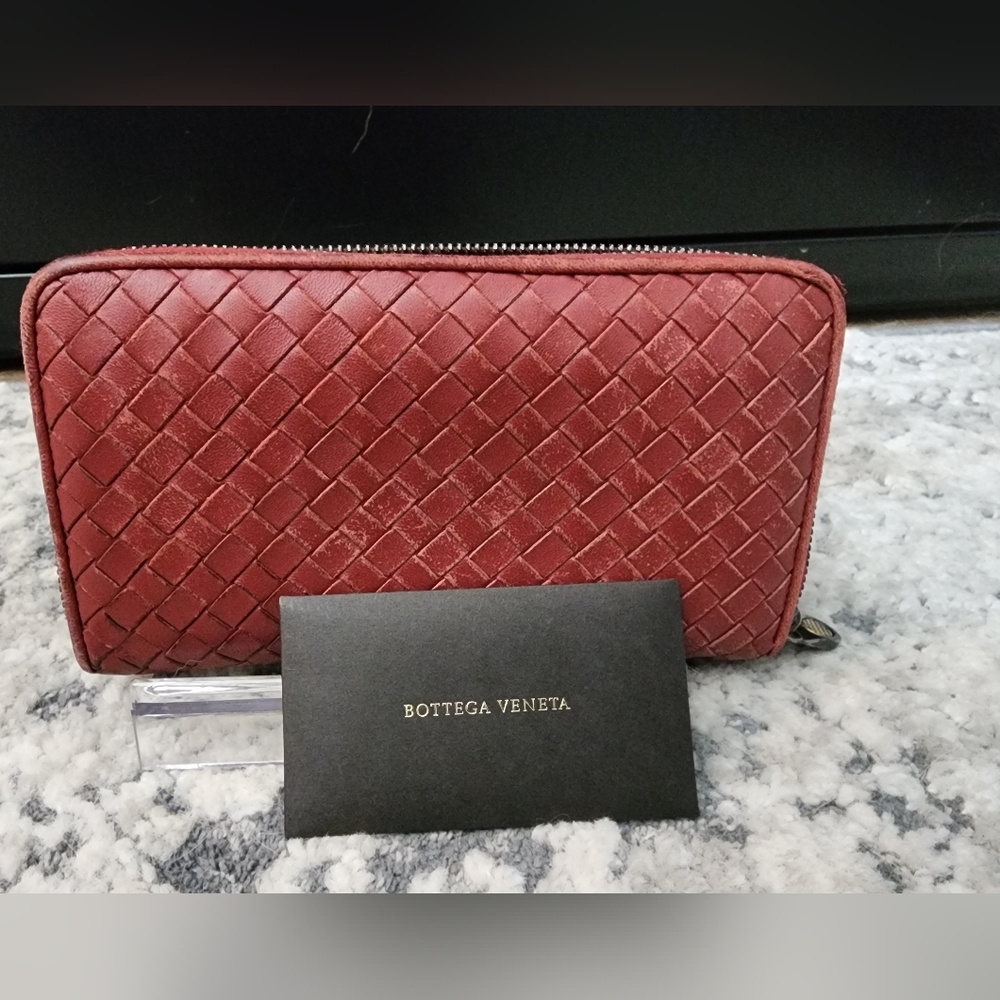 Bottega Veneta Zippy Wallet - Dark Red